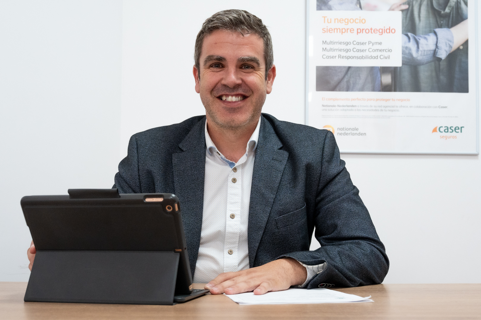 Imagen de Jose Luis de la Torre mirando a cámara y sonriendo